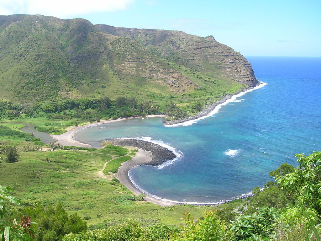 Halawa Bay