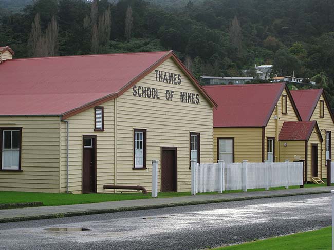 Thames_-_School_of_mines