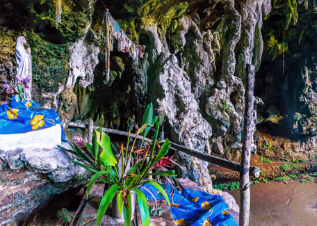 Marienstatue in der Grotte der Hortense auf der Ile de Pins