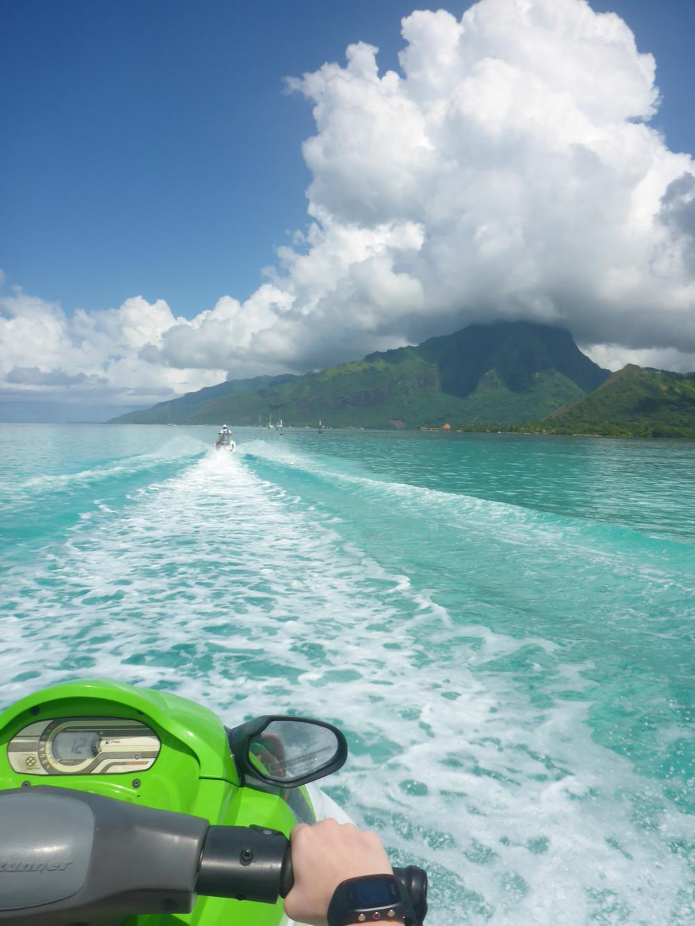 Jetski Richtung Cooks Bay Moorea